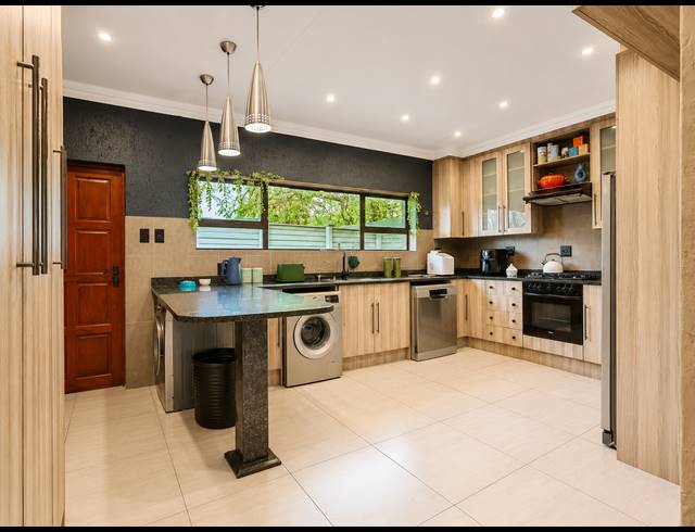 2 BEDROOM TOWNHOUSE FOR SALE IN THREE RIVERS